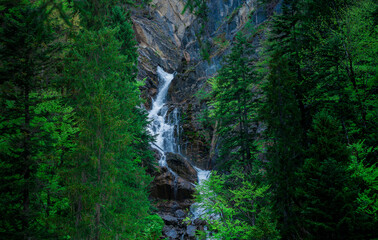 Fototapeta na wymiar Großer Wasserfall
