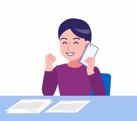 紫のシャツを着た女性