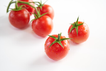 ミニトマトを白背景で