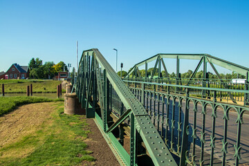 Obraz premium Alte Drehbrücke
