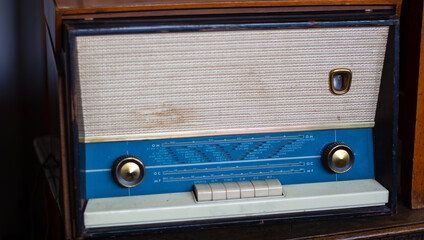 an old radio from the 50s - obrazy, fototapety, plakaty