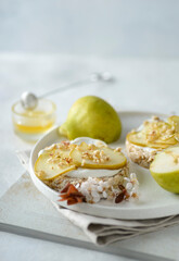 bread with pears and yogurt