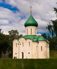 Fototapeta na wymiar View of white-stone Transfiguration Savior Cathedral in Pereslavl Kremlin, Pereslavl-Zalessky, Russia