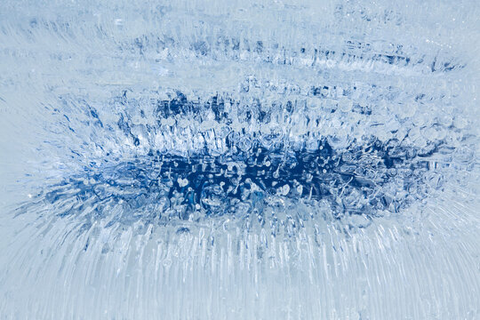 凍結した氷の中の気泡