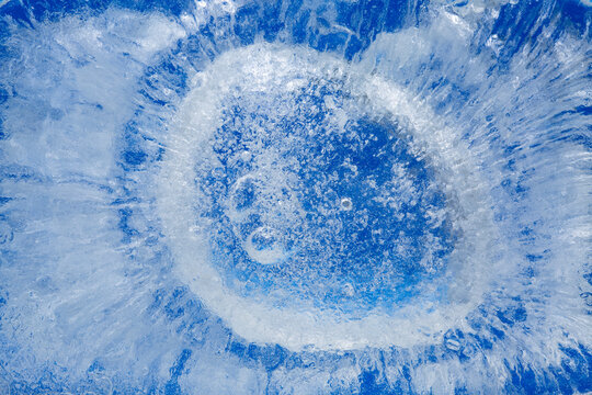 凍結した氷の中の気泡