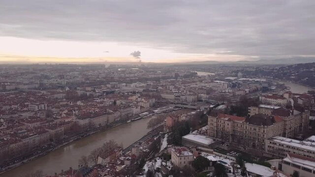 panorama, paysage urbain, drone, lyon, lever soleil, vue, architecture, ville, france, paris, commune, paysage, b&acirc;timent, vieux, panoramique, europe, distance, ciel, maison, voyage, italie, cath&eacute;drale