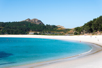 Obraz premium Panoramic view of the Illas Cies beach in Vigo, Pontevedra, Rias Baixas Gallegas