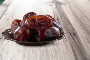 Kurma.