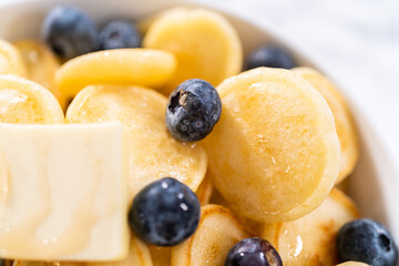 Mini pancake cereal