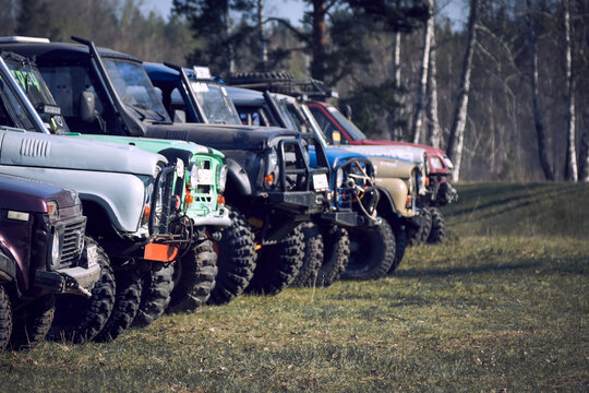 General view of 4x4 off-road vehicles built before the start of extreme competitions. Cross-country racing