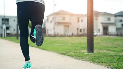 ランニングする女性