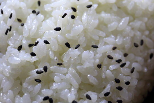 Japanese white rice with sesame seeds