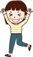 手を上げて喜ぶ若い女性。