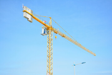 Grue dans le ciel