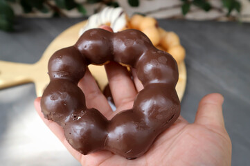donut, doughnut or chocolate donut