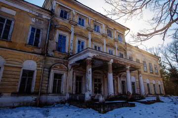 Fototapeta na wymiar Old abandoned manor Znamenskoye Sadki in Moscow Region, Russia