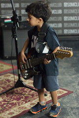 Menino rock n roll
