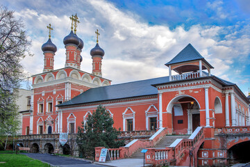 Fototapeta na wymiar Vysokopetrovsky Monastery is a Russian Orthodox monastery in the Bely Gorod area of Moscow, commanding a hill whence Petrovka Street descends towards the Kremlin.
