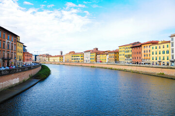 Fototapeta na wymiar Parrocchia S. Frediano in Cestello. Florence, Italy. Fiume Arno.