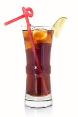  coffee cocktail with ice and lime slice