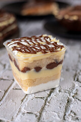 Pot cake - Vanilla cake with whipped cream and brigadeiro