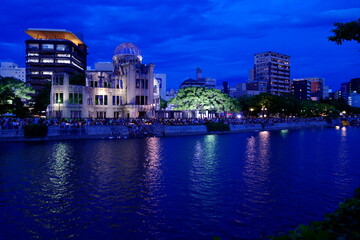 Naklejka premium 原爆ドーム夜景