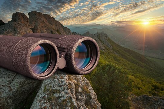 Binocular.