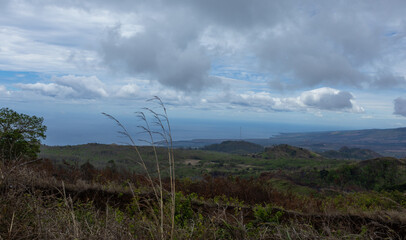 Ciel charg&eacute; et vue sur l'oc&eacute;an Indien depuis les Comores