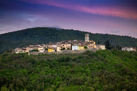 Collestatte borgo della Valnerina - cascata delle marmore