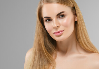 Naklejka premium Beautiful woman with long healthy blonde hair beauty skin perfect eye lashes