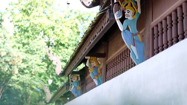Beautiful temples in Thailand that people respect.	