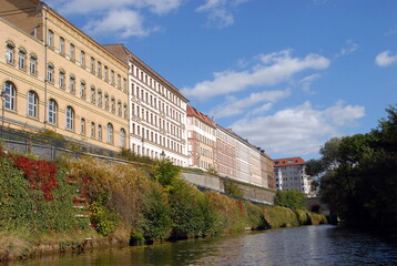 Fototapeta premium Leipzig entlang der weißen Elster