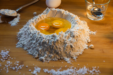 Nudeln selbstgemacht, hier der Nudelteig