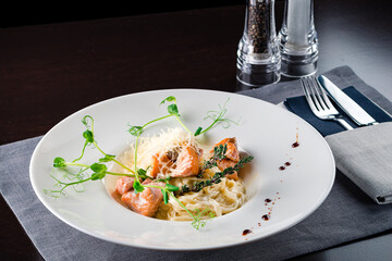 pasta with cream and salmon