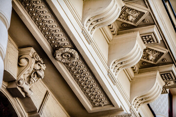 Naścienne klimaty budynków miejskich. © BeNatural