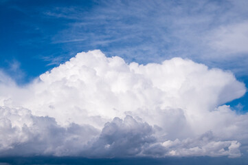 Cumulonimbos nubes de tormenta en mayo