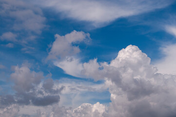 Nubes de tormenta en mayo