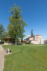 LACANAU (Gironde, France), l'église Saint-Vincent et le kiosque à musique