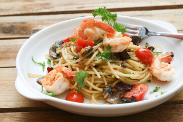 Shrimp spaghetti aglio olio