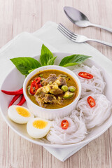 Rice Noodles with Green Curry Pork