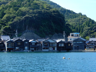 Fototapeta na wymiar the kyoto coastline: the fishing village of ine