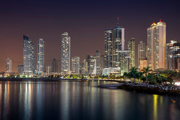 Fototapeta na wymiar Sky Line de la Ciudad de Panamá 