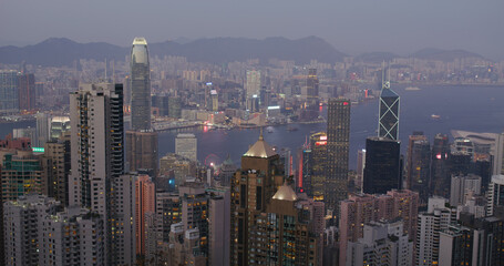 Obraz premium Hong Kong skyline in the evening