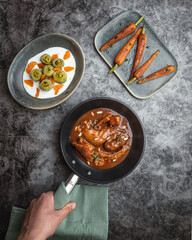 Carne en salsa con verduras