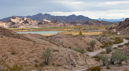 lake in the mountian
