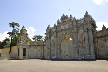 Obraz premium Dolmabahce Palace gate.