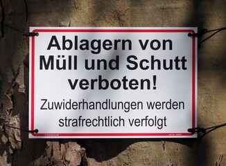 Hinweisschild - Müll und Schutt abladen verboten!	