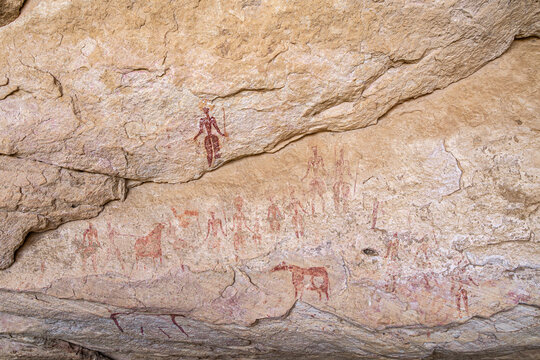 The Ennedi cave paintings date from around 4,000 years ago, Chad, Africa
