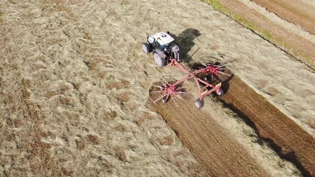 tedder agricultural machine