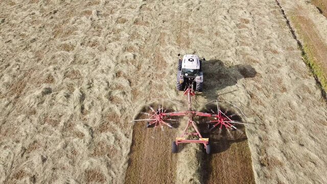 tedder agricultural machine